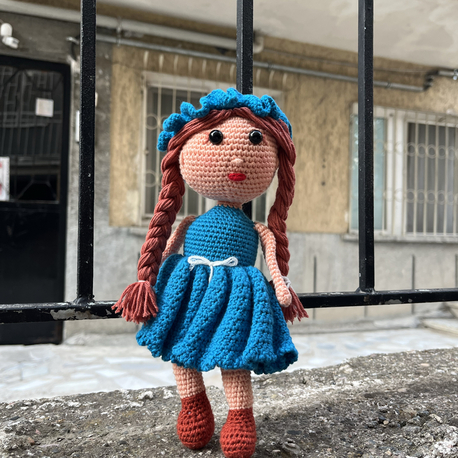El yapımı örgü bebek 