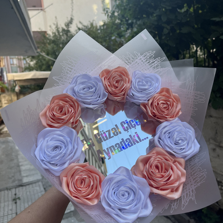 Aynalı el yapımı saten buketi 