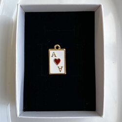 kırmızı kalp iskambil charm
