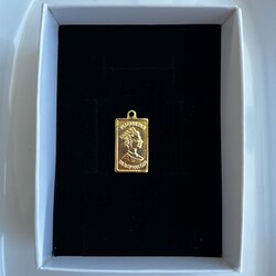 kraliçe elizabeth charm