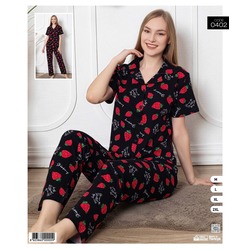 ÇİLEK DESEN DÜĞMELİ PİJAMA TAKIMI ( SİYAH )