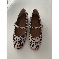 Kadın leoparlı babet