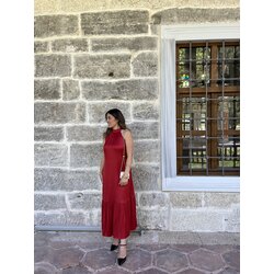 Kırmızı elbise