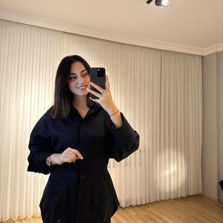 Siyah belden oturmalı gömlek