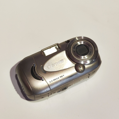 Arçelik ADK Z410 Dijital Fotoğraf Makinesi