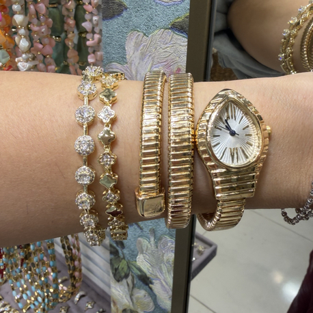 Gold küçük model içi beyaz taşlı saat 