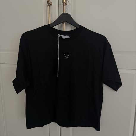 Guess tshirt