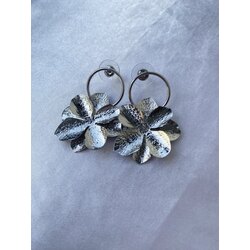 Silver Çiçek Çelik Küpe