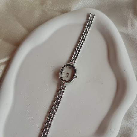 Oval Kadran Silver Kadın Saat