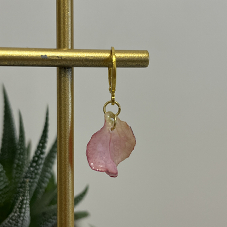 Pembe petal küpe