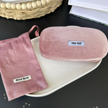 Miu Miu Orjinal Kutu ve Bez Kılıfı