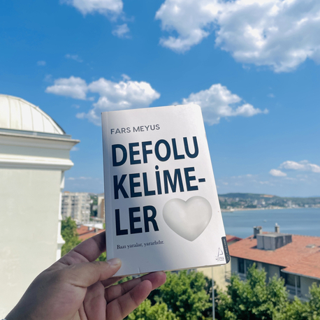 İmzalı - Defolu Kelimeler Fars Meyus