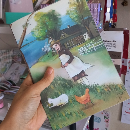 anne with an e çizimli defter 