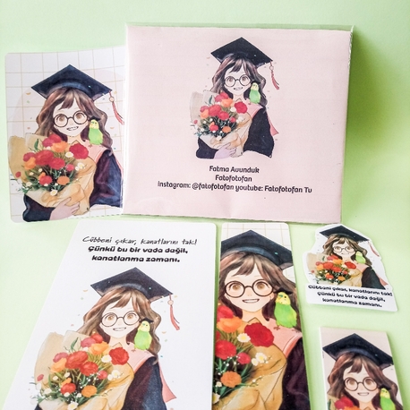 Mezuniyet Temalı Aylık Motto Seti – Ayraç, Sticker, Motto Kart ve Kartpostal Hediyelik