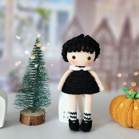 Wednesday Addams Amigurumi Türkçe Desen