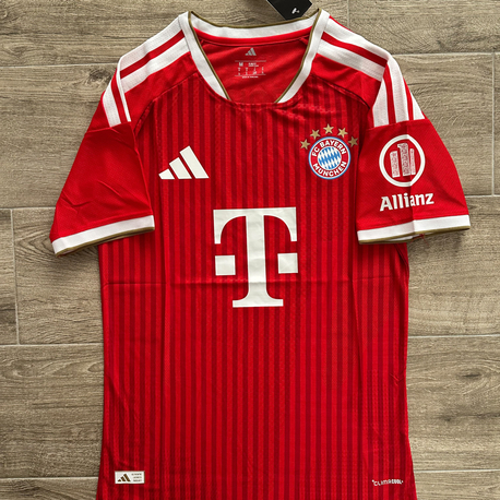 Bayern Münih 2026-2027 İç Saha Forması