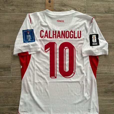 Türkiye Milli Takım 2026 Deplasman Profesyonel “Hakan Çalhanoğlu” Maç Forması 