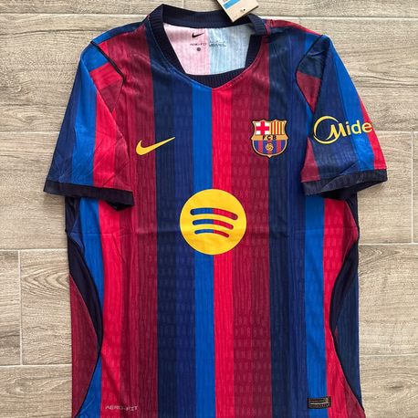 Barcelona 2026-2027 İç Saha Forması