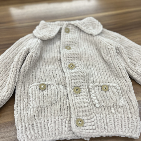 Krem rengi bebek hırkası