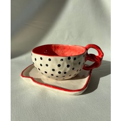 Puantiyeli Kırmızı Kupa ve Tabak Takımı