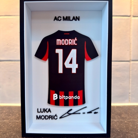 Luka Modrić AC Milan Özel Tasarım 3 Boyutlu (3D) Premium Çerçeve Forma