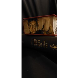 yüzüklerin efendisi 3 kenar illüstrasyonlu ciltli (frodo,gandalf,aragorn,legolas,sam)