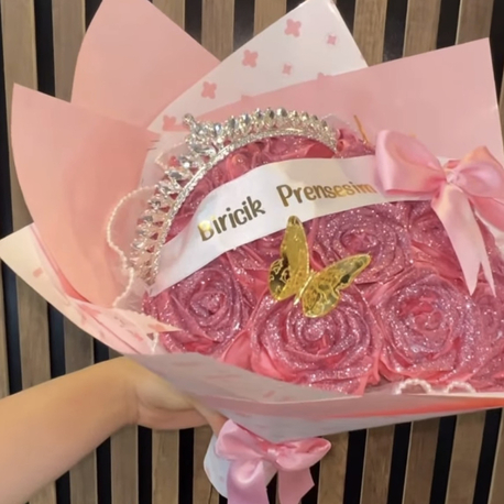 Pembe gül buketi