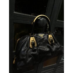 PRADA ÇANTA 