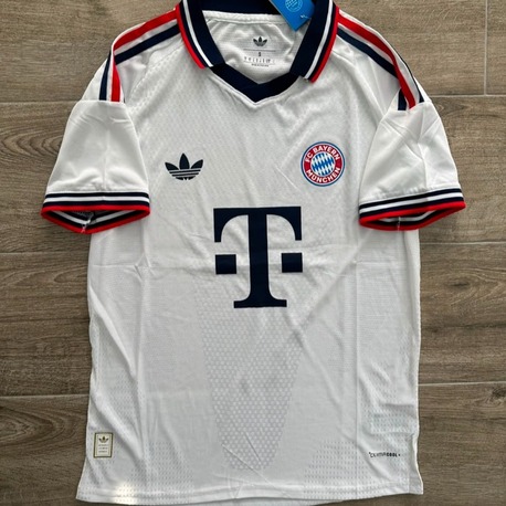 Bayern Münih 2026-2027 Deplasman Maç Forması