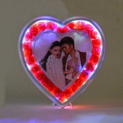 Led Işıklı Güllü Kalp Fotoğraf Çerçevesi