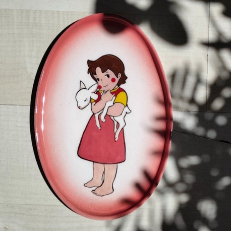 Heidi ve Keçi Sevgisi El Boyaması Dekoratif Seramik Tabak
