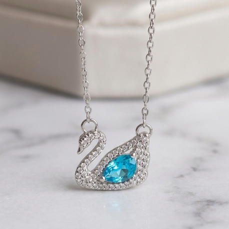 MAVİ TAŞLI SWAROVSKI MODEL KUĞU KOLYE 