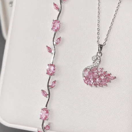 PEMBE KUĞU VE LALE BİLEKLİK SETİ 