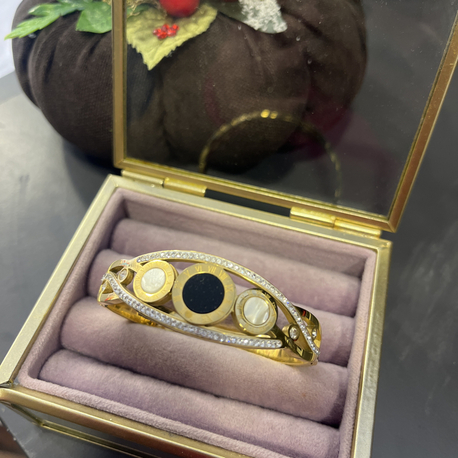 Taşlı gold kelepçe 