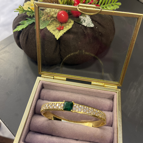 Taş detay gold kelepçe 