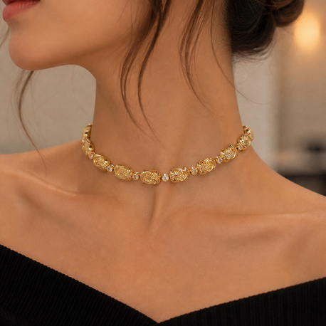 Gold choker