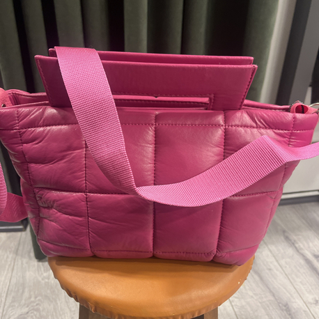 Pembe çanta 