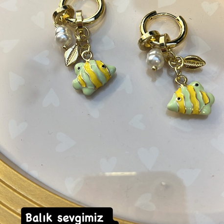 Charmlı balık küpe 
