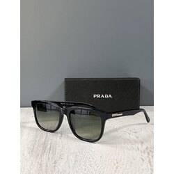 Prada Güneş Gözlüğü