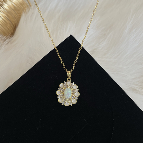 Opal taşlı kolye
