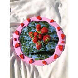 Strawberry Duvar Aynası