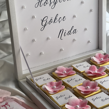 49’lu Özel Tasarım Çikolata Kutusu 