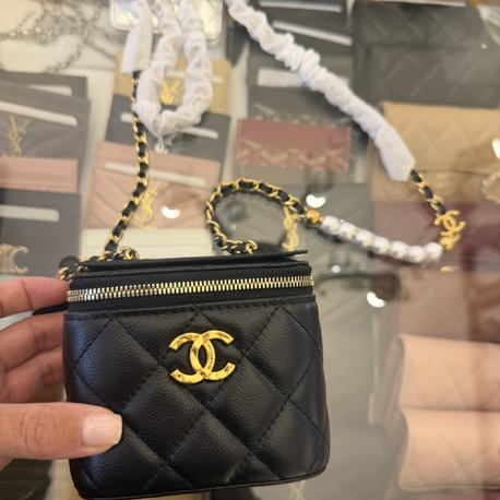 Chanel mini deri aynalı çanta 