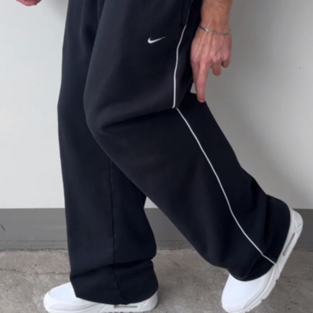 Nike Yan Çizgi Detaylı Siyah Baggy Jogger