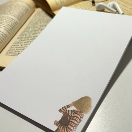Kitapçı gezen kız temalı notepad/memopad