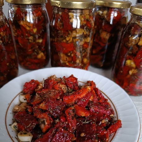 Kuru domates salatası (350 gr)