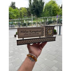 Saatli,Kalemlikli ve Çekmeceli Masa İsimliği