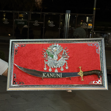 Devlet Armalı Kurt Kabzalı Kılıç