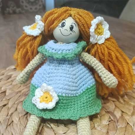 Miniminik papatyalı sarışın amigurumi bebek