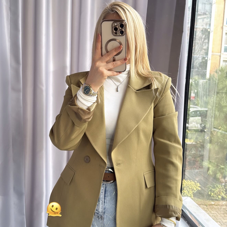Yeşil belden oturtmalı blezer